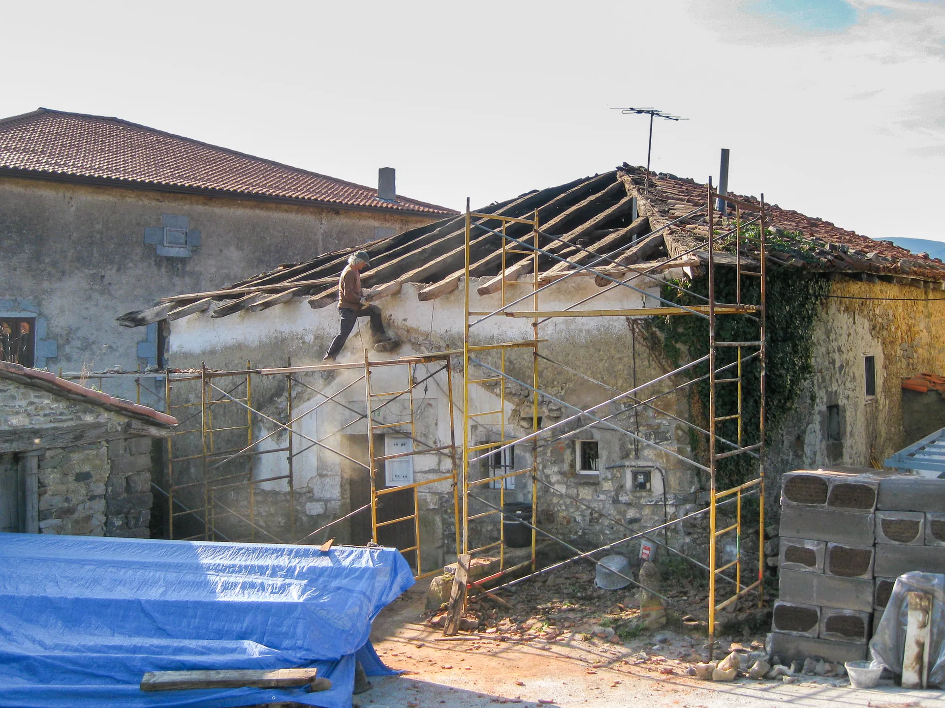 Roof timber structure renovation
