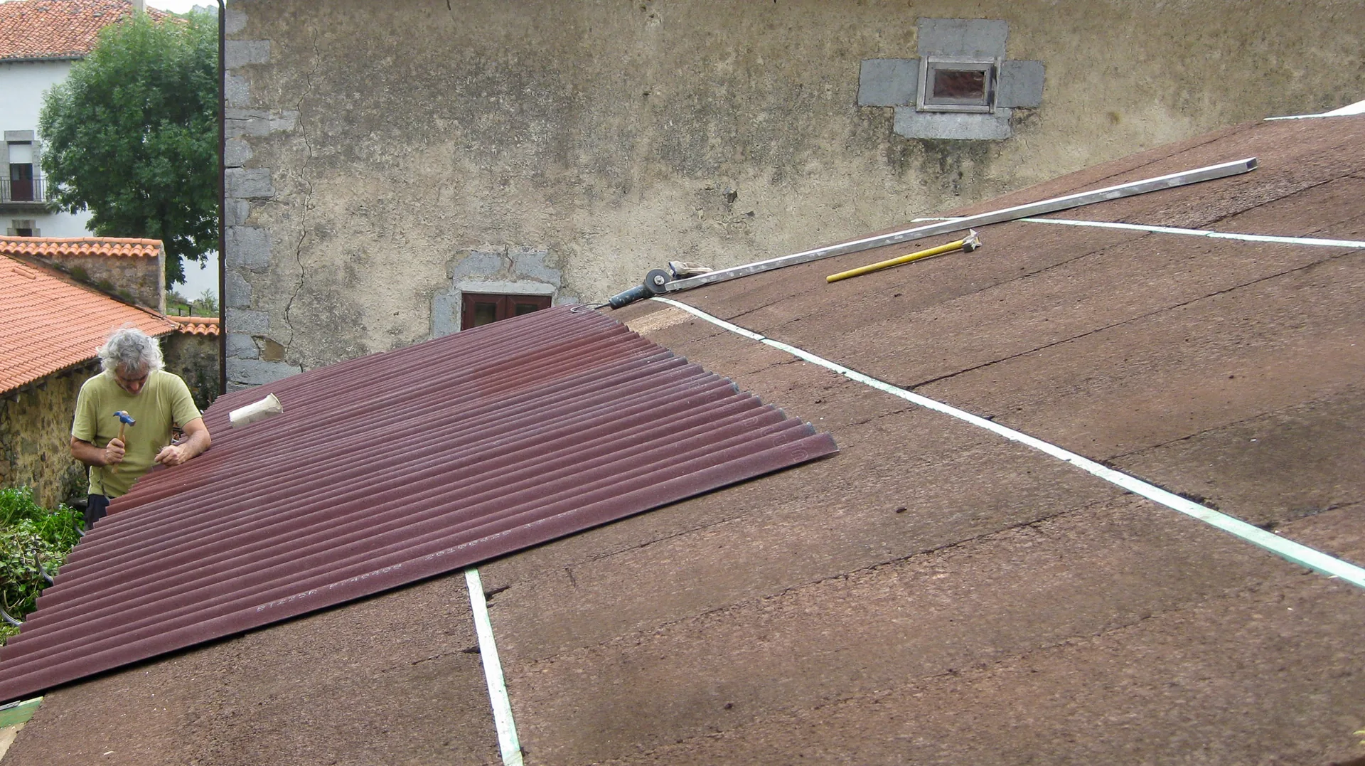 New roof insulation layering with natural cork